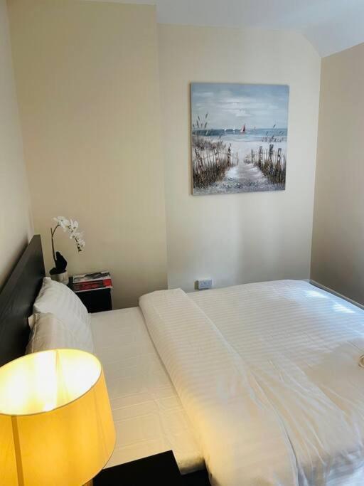 Superb And Comfortable 3Bd Home In Dagenham Exterior foto
